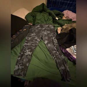 Terra & Sky Gray Camouflage Leggings